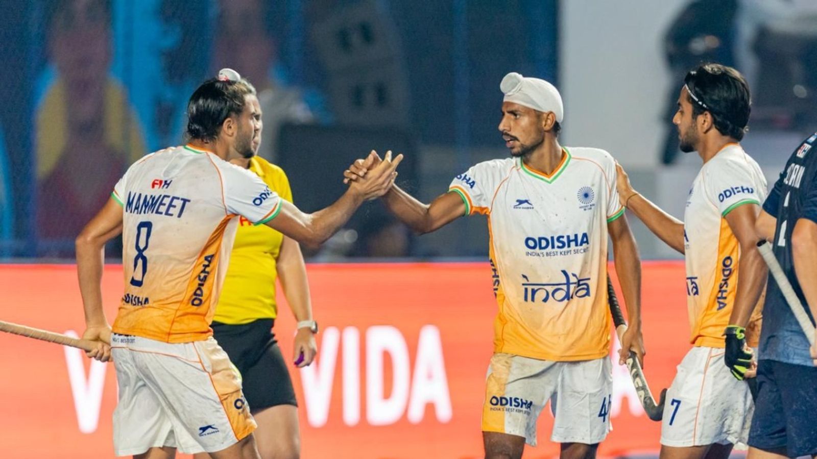 Junior Hockey World Cup 2025: भारत ने रचा इतिहास, अर्जेंटीना को 4-2 से मात देकर ब्रॉन्ज मेडल पर किया कब्जा Junior Hockey World Cup 2025: भारत ने रचा इतिहास, अर्जेंटीना को 4-2 से मात देकर ब्रॉन्ज मेडल पर किया कब्जा