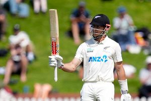 NZ vs WI : मिचेल और डेवोन कॉनवे के दम पर न्यूजीलैंड का पलटवार, वेस्ट इंडीज पर बनाई 41 रन की बढ़त SportsTak Hindi