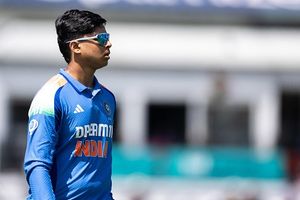 वैभव सूर्यवंशी का गरजा बल्ला, एशिया कप के पहले मैच में शतक ठोक यूएई को खदेड़ा SportsTak Hindi