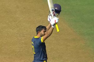 कौन हैं सलिल अरोड़ा जिन्होंने पंजाब के लिए 39 गेंदों पर उड़ाए 100 रन, IPL Auction हर फ्रेंचाइज की रहेगी नजर SportsTak Hindi