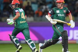 ILT20 : मैक्स होल्डन–सैम करन की तूफानी फिफ्टी से डेजर्ट ने जड़ा जीत का ‘पंजा’, गल्फ को मिली दूसरी हार SportsTak Hindi