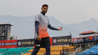 सूर्यकुमार यादव ने बैटिंग प्रैक्टिस में जान झोंकी, 3 घंटे से ज्यादा किया अभ्यास, इस तरह की बॉलिंग को खेला SportsTak Hindi