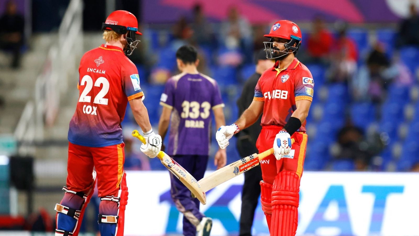 IL T20 : जहांगीर ने 99 रन की तूफानी पारी से दुबई कैपिटल्स को जिताया, नाइट राइडर्स को मिली चौथी हार IL T20 : जहांगीर ने 99 रन की तूफानी पारी से दुबई कैपिटल्स को जिताया, नाइट राइडर्स को मिली चौथी हार