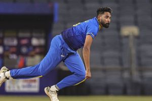 SMAT 2025: मोहम्मद सिराज ने T20 वर्ल्ड कप से पहले फिर बॉलिंग से किया कमाल, राजस्थान पर हैदराबाद को दिलाई जीत SportsTak Hindi