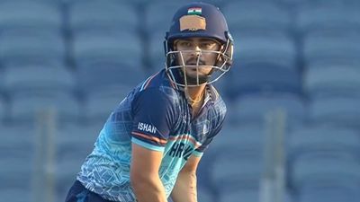 SMAT 2025: इशान किशन की चौके-छक्कों वाली कप्तानी पारी से झारखंड जीता, मध्य प्रदेश को एक रन से दी मात SportsTak Hindi