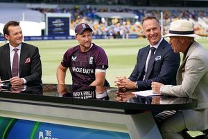 सिडनी के बोंडी बीच आतंकी हमले में बाल-बाल बचा ये दिग्गज क्रिकेटर, रेस्तरां में छिपकर बचानी पड़ी जान SportsTak Hindi