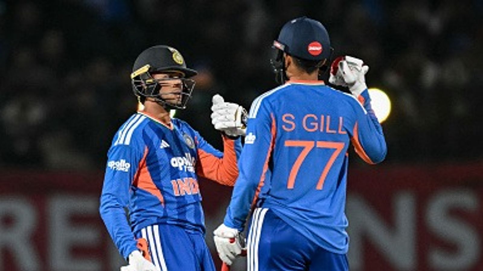 सूर्यकुमार यादव और शुभमन गिल की खराब फॉर्म पर अभिषेक शर्मा ने तोड़ी चुप्पी, प्रेस कॉन्फ्रेंस में कह दी बड़ी बात सूर्यकुमार यादव और शुभमन गिल की खराब फॉर्म पर अभिषेक शर्मा ने तोड़ी चुप्पी, प्रेस कॉन्फ्रेंस में कह दी बड़ी बात