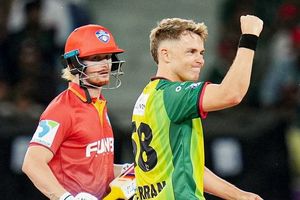 चेन्नई सुपर किंग्स के एक्स खिलाड़ी का गेंद- बल्ले से कहर, डेजर्ट वाइपर्स ने दिल्ली कैपिटल्स को मात देकर प्लेऑफ्स में बनाई जगह SportsTak Hindi