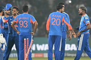 SA के खिलाफ टी20 सीरीज के बाद टीम इंडिया को बड़ा झटका, स्टार ऑलराउंडर पूरी सीरीज से हुआ बाहर SportsTak Hindi