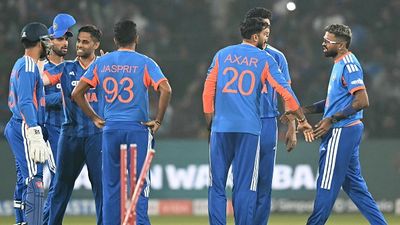 SA के खिलाफ टी20 सीरीज के बाद टीम इंडिया को बड़ा झटका, स्टार ऑलराउंडर पूरी सीरीज से हुआ बाहर SportsTak Hindi