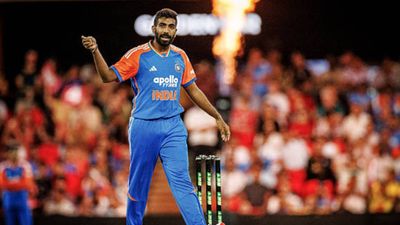 जसप्रीत बुमराह के धर्मशाला टी20 में नहीं खेलने की असली वजह आई सामने, आखिरी 2 मैच खेलने पर भी सवाल SportsTak Hindi