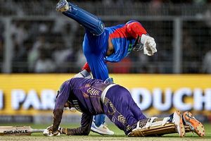 23.75 करोड़ वाले जांबाज़ का नीलामी से ठीक पहले गरजा बल्ला, 70 रन की खेली तूफानी पारी, KKR बरसा सकती है पैसा SportsTak Hindi