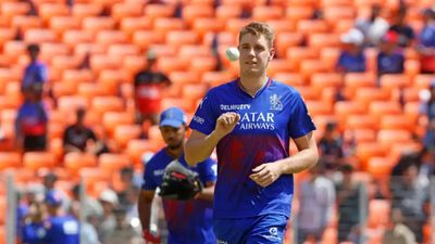 IPL 2026 Auction: कैमरन ग्रीन को 25.20 करोड़ रुपये की बोली के बाद भी 18 करोड़ रुपये ही क्यों मिलेंगे SportsTak Hindi