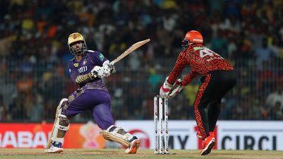 IPL Auction 2026 : वेंकटेश अय्यर को नीलामी में लगा 16.75 करोड़ का झटका, जानें किस टीम ने 7 करोड़ देकर खरीदा Venkatesh Iyer of Kolkata Knight Riders