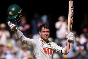 Ashes : 94 पर चार विकेट खोने वाली ऑस्ट्रेलिया का कैरी के शतक से पलटवार, पहले दिन 326 रन से अंग्रेजों पर कसा शिकंजा SportsTak Hindi