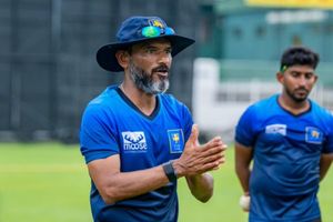 श्रीलंका ने T20 World Cup तक के लिए इस भारतीय को बनाया फील्डिंग कोच, शास्त्री के साथ किया था काम SportsTak Hindi