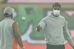 IND vs SA T20I में कोहरे की वजह से देरी, तीन निरीक्षण में अंपायर नहीं कर सके फैसला, अब इतने बजे फैसला SportsTak Hindi