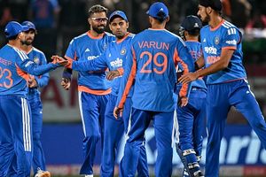 IND vs SA: क्या अब सर्दी में उत्तर भारत में नहीं खेला जाएगा क्रिकेट? राजीव शुक्ला का कोहरे की वजह से लखनऊ T20I रद्द होने पर बड़ा बयान SportsTak Hindi