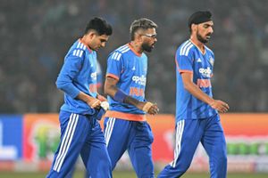 IND vs SA: भारतीय सुपरस्टार खिलाड़ी आखिरी टी20 मुकाबले से बाहर, अहमदाबाद मैच से ठीक पहले आई अपडेट SportsTak Hindi