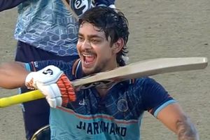 SMAT 2025: इशान किशन ने फिर से कूटा शतक, फाइनल में हरियाणा की उड़ाई धज्जियां, ठोके 10 छक्के-6 चौके SportsTak Hindi