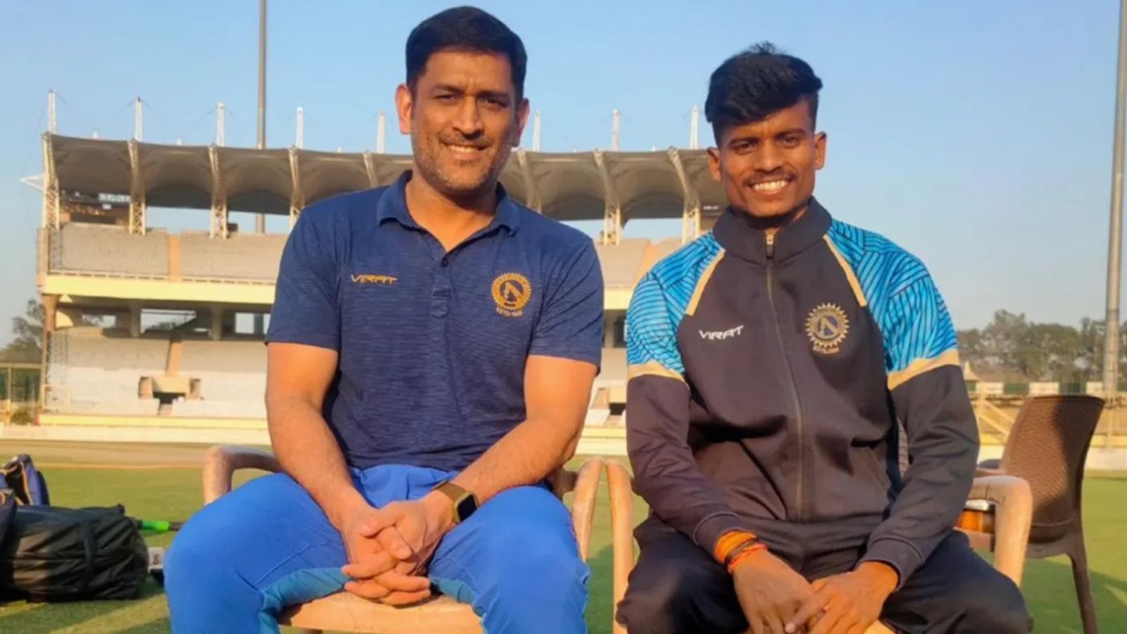 फ्लाइट कैंसिल हुई तो ट्रायल का मौका फिसला, धोनी-मैक्सवेल से तारीफ पाने वाले को फिर भी मिला IPL कॉन्ट्रेक्ट फ्लाइट कैंसिल हुई तो ट्रायल का मौका फिसला, धोनी-मैक्सवेल से तारीफ पाने वाले को फिर भी मिला IPL कॉन्ट्रेक्ट