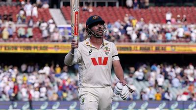 Ashes: ट्रेविस हेड ने इंग्लैंड को कूटा, शतक ठोककर ऑस्ट्रेलिया को एडिलेड टेस्ट में दिलाई 356 रन की जबरदस्त बढ़त SportsTak Hindi