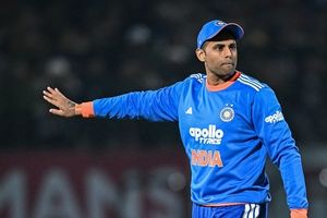 India T20 WC 2026 Squad: सूर्यकुमार यादव की कप्तानी में 15 सदस्यीय टीम इंडिया का ऐलान, शुभमन-जितेश बाहर SportsTak Hindi