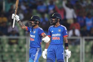 Indian Team announcement: टीम इंडिया में 2 साल बाद इस खिलाड़ी की वापसी, द्रविड़-अगरकर की नाराजगी के बाद हुई थी छुट्टी SportsTak Hindi