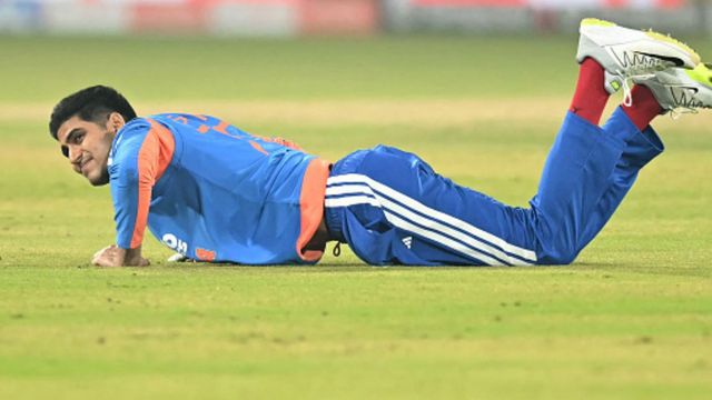 शुभमन गिल को सुनील गावस्कर ने दी नजर उतरवाने की सलाह, T20 वर्ल्ड कप स्क्वॉड सेलेक्शन के बीच खुलासा शुभमन गिल T20I में असरहीन रहे हैं. (Photo: Getty)