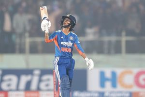 INDW vs SLW: जेमिमा रोड्रिग्स की धमाकेदार बैटिंग से भारत ने पहले टी20 में श्रीलंका को 8 विकेट से चटाई धूल SportsTak Hindi