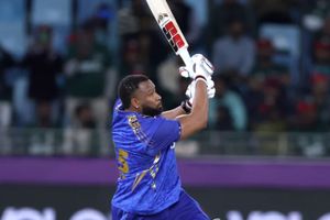 ILT20: शाकिब-पोलार्ड के कमाल से MI एमिरेट्स ने लगाई जीत की हैट्रिक, टेबल टॉपर वाइपर्स दूसरी बार हारे SportsTak Hindi