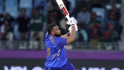 ILT20: शाकिब-पोलार्ड के कमाल से MI एमिरेट्स ने लगाई जीत की हैट्रिक, टेबल टॉपर वाइपर्स दूसरी बार हारे SportsTak Hindi