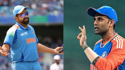 Indian Team in 2025: 46 मैच खेले 32 जीते, 10 हारे, टेस्ट में फिसड्डी, T20I में ब्लॉकबस्टर, जानिए वनडे में कैसा रहा हाल SportsTak Hindi