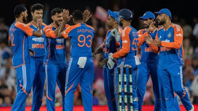 Indian Team 2025 Report Card: टीम इंडिया किस फॉर्मेट में रही हिट तो कहां हुई फ्लॉप, खुल गई सारी सच्चाई SportsTak Hindi