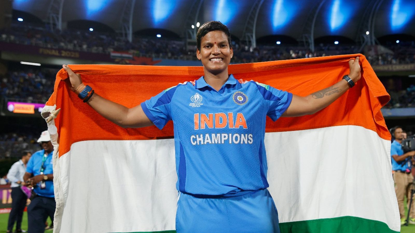 ICC T20I Rankings: भारतीय स्टार बनी दुनिया की नंबर 1 गेंदबाज, पहली बार किया ऐसा कमाल, ऑस्ट्रेलियाई ऑलराउंडर को पछाड़ा ICC T20I Rankings: भारतीय स्टार बनी दुनिया की नंबर 1 गेंदबाज, पहली बार किया ऐसा कमाल, ऑस्ट्रेलियाई ऑलराउंडर को पछाड़ा