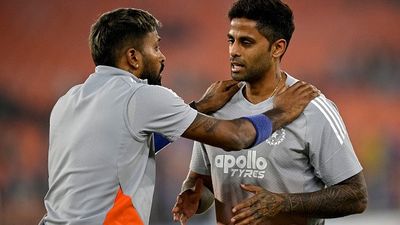 Vijay Hazare Trophy: सूर्यकुमार यादव, संजू सैमसन समेत कुछ इंटरनेशनल स्टार पहले राउंड से क्यों हैं बाहर? सामने आई वजह SportsTak Hindi