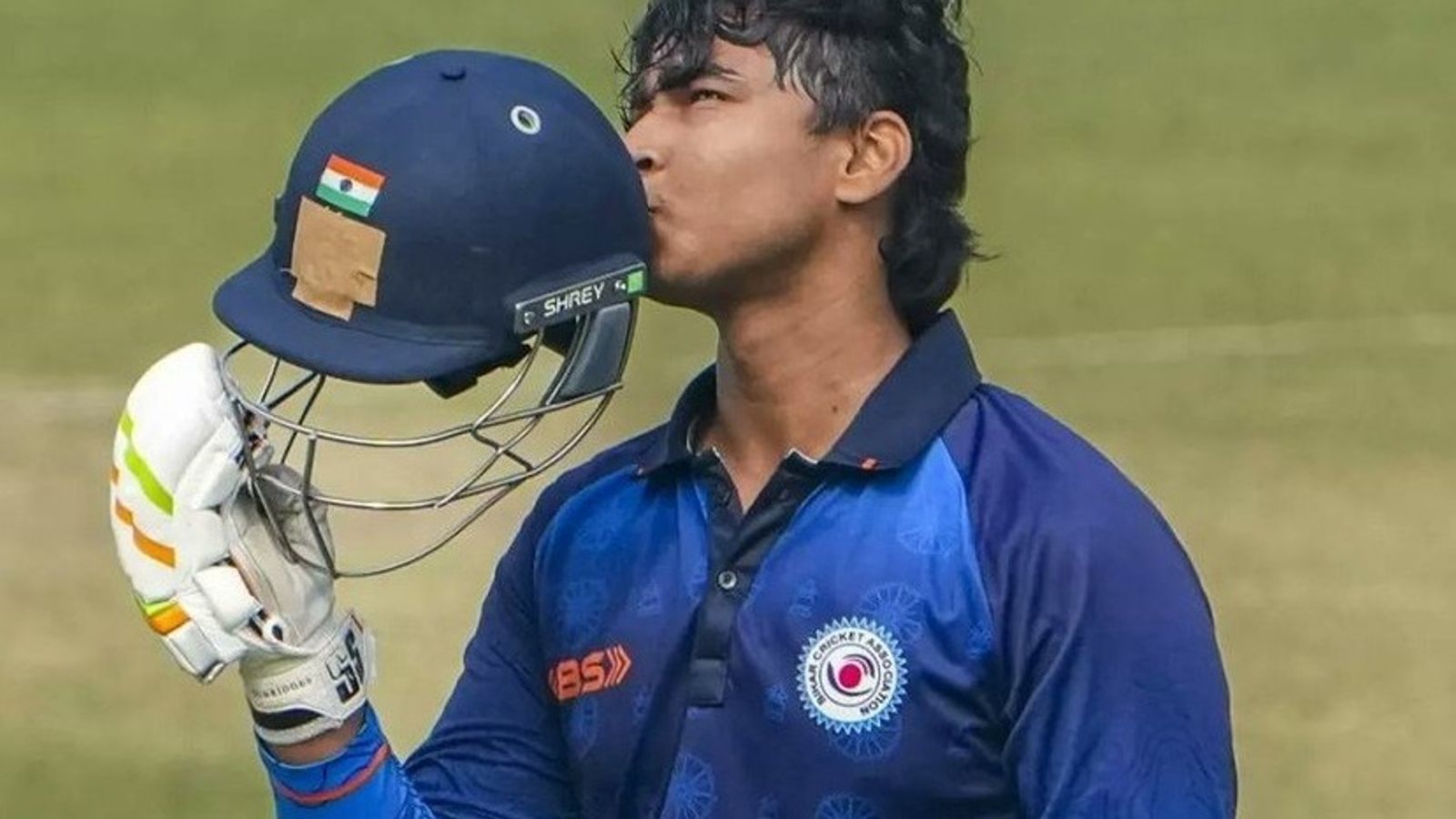 Vijay Hazare Trophy: वैभव सूर्यवंशी ने 36 गेंदों में ठोका विस्फोटक शतक, एक महारिकॉर्ड ध्वस्त, दूसरा बाल-बाल बचा Vijay Hazare Trophy: वैभव सूर्यवंशी ने 36 गेंदों में ठोका विस्फोटक शतक, एक महारिकॉर्ड ध्वस्त, दूसरा बाल-बाल बचा