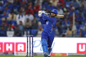 ILT20: निकोलस पूरन-मोहम्मद वसीम ने 140 रन की पार्टनरशिप कर MI को नॉकआउट में पहुंचाया, गल्फ पर दिलाई 8 विकेट से जीत SportsTak Hindi