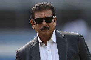 क्या रवि शास्त्री बन सकते हैं इंग्लैंड क्रिकेट टीम के अगले कोच? पूर्व क्रिकेटर के बयान ने मचाया हड़कंप SportsTak Hindi