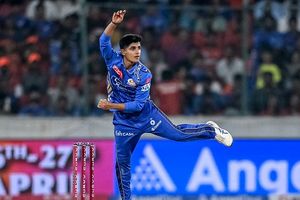 विजय हजारे में बल्लेबाजों के बवाल के बीच राजस्थान रॉयल्स के खिलाड़ी ने फील्डिंग में किया ऐसा, टूट गया जोंटी रोड्स का रिकॉर्ड SportsTak Hindi