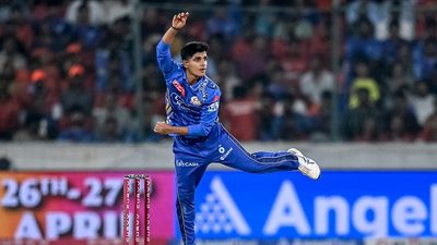 विजय हजारे में बल्लेबाजों के बवाल के बीच राजस्थान रॉयल्स के खिलाड़ी ने फील्डिंग में किया ऐसा, टूट गया जोंटी रोड्स का रिकॉर्ड SportsTak Hindi