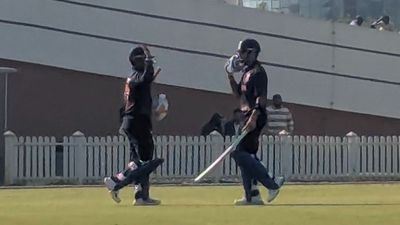 विजय हजारे ट्रॉफी का मैच खत्म हो गया फिर भी 1 घंटे तक नेट्स में लगा रहा ये स्टार भारतीय बैटर, खूब उड़ाए चौके- छक्के SportsTak Hindi