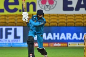 IND vs NZ ODI से पहले भारतीय बल्लेबाज का कोहराम, 34 पारियों में 23 बार 50 पार, उड़ाए 11 शतक SportsTak Hindi