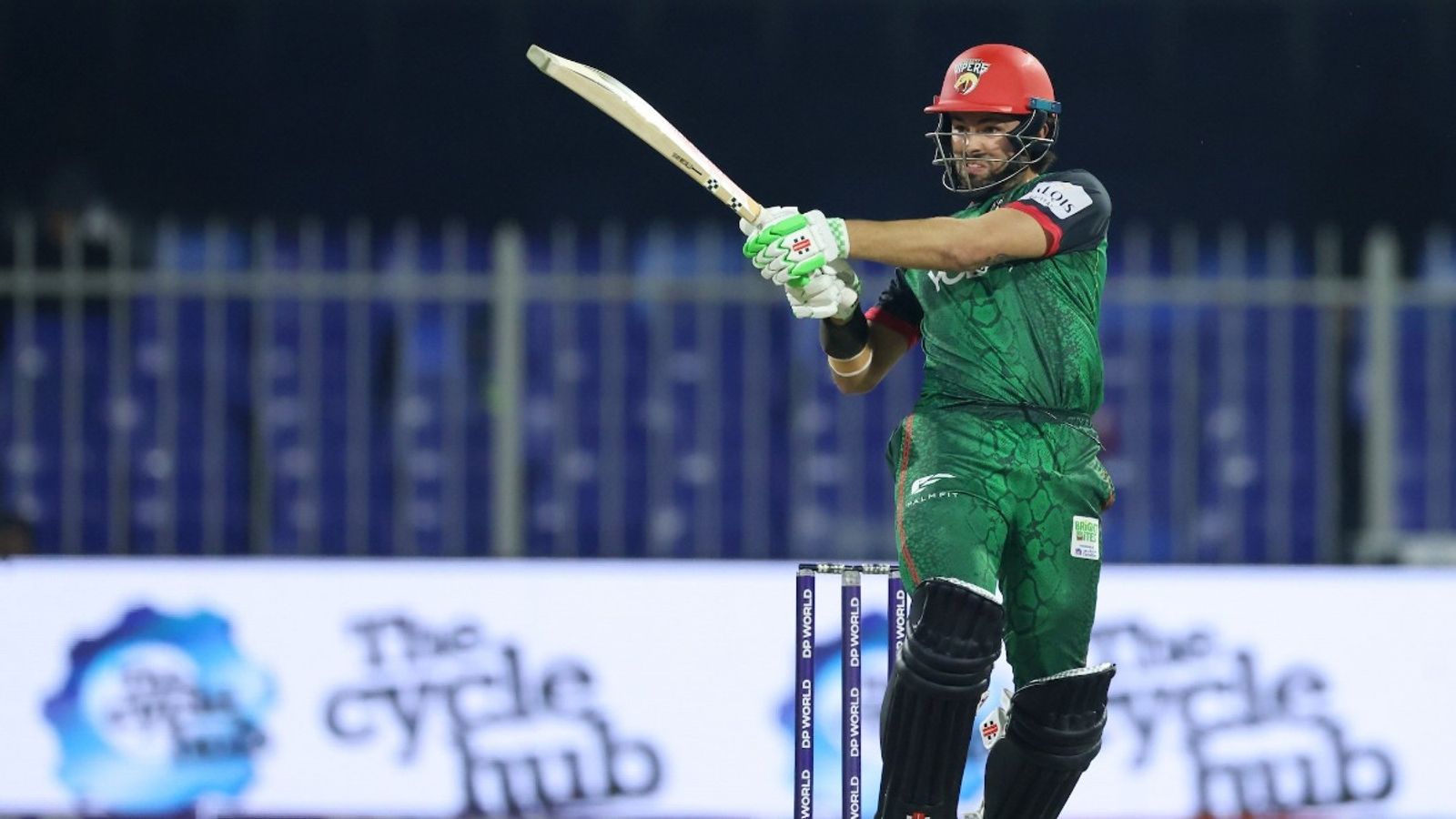 ILT20: मैक्स होल्डन ने तूफानी फिफ्टी ठोक डेजर्ट वाइपर्स को दिलाई पांच विकेट से जीत, वॉरियर्स प्लेऑफ रेस से बाहर ILT20: मैक्स होल्डन ने तूफानी फिफ्टी ठोक डेजर्ट वाइपर्स को दिलाई पांच विकेट से जीत, वॉरियर्स प्लेऑफ रेस से बाहर