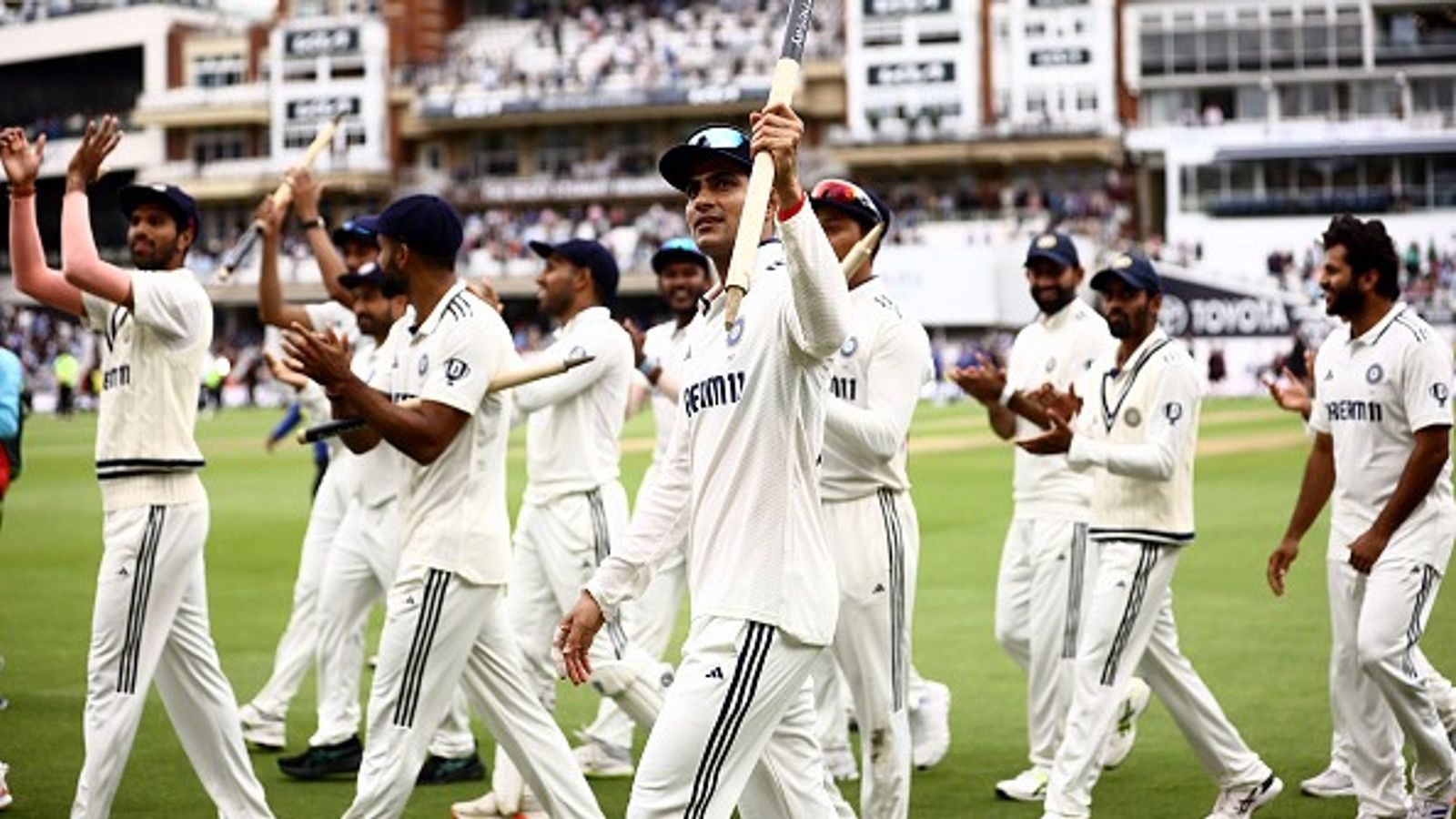 इंग्लैंड के खिलाफ टेस्ट सीरीज ड्रॉ कराने वाली टीम इंडिया कमजोर थी! कुक ने उड़ाया मजाक, भारत के जख्मों पर छिड़का नमक इंग्लैंड के खिलाफ टेस्ट सीरीज ड्रॉ कराने वाली टीम इंडिया कमजोर थी! कुक ने उड़ाया मजाक, भारत के जख्मों पर छिड़का नमक