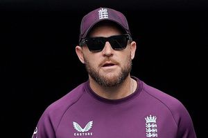 क्या इंग्लैंड क्रिकेट को हेड कोच ब्रेंडन मैक्कलम को हटा देना चाहिए? जानें जो रूट ने क्या कहा SportsTak Hindi