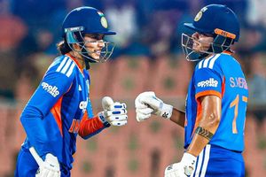 INDW vs SLW: मांधना- शेफाली वर्मा की धांसू पारी से जीता भारत, श्रीलंका को चौथे टी20 में 30 रन से दी मात SportsTak Hindi