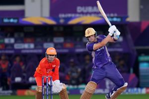 ILT20: सॉल्ट-पेपर के धमाल से नाइट राइडर्स ने प्लेऑफ में बनाई जगह, गल्फ जायंट्स की छुट्टी SportsTak Hindi