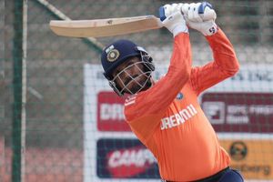 VHT: टीम इंडिया के सेलेक्शन से पहले इस विकेटकीपर ने ठोके 160 रन, उड़ाए 23 चौके-छक्के, पहले 2 मैच में बनाई थी फिफ्टी SportsTak Hindi