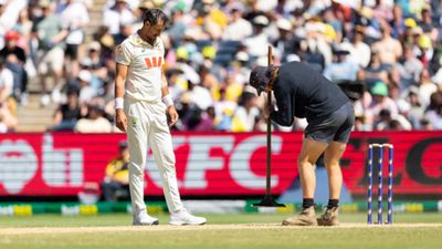 Ashes: मेलबर्न टेस्ट की पिच पर आया ICC का फैसला, मैच रेफरी ने दी ये रेटिंग, जानिए क्या कहा SportsTak Hindi